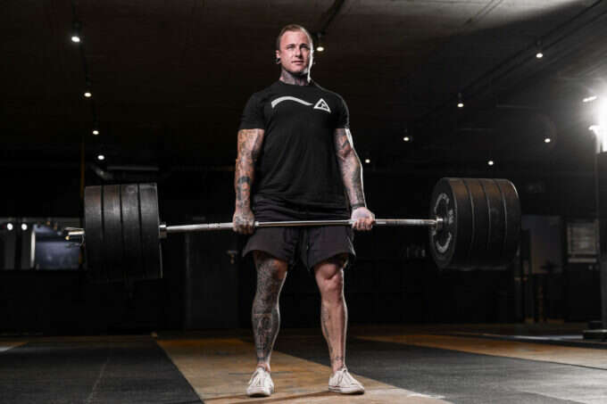 Trifocus Fitness Academy - lifting weights