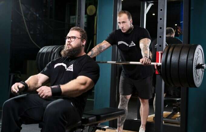 Trifocus Fitness Academy - reverse grip bench press