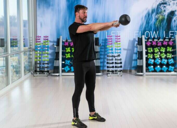 Trifocus Fitness Academy - kettlebell swings